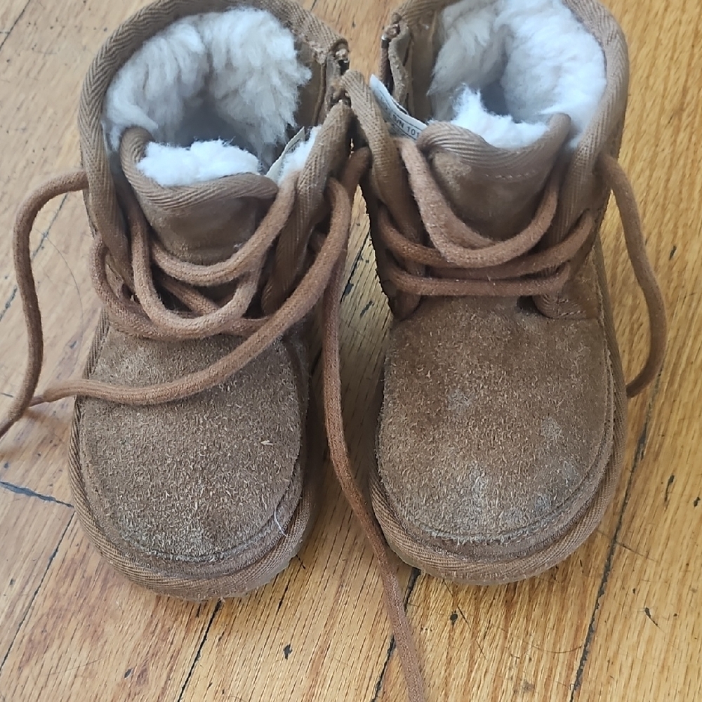 UGG Brown Tan Ankle Boots with Fluffy Lining